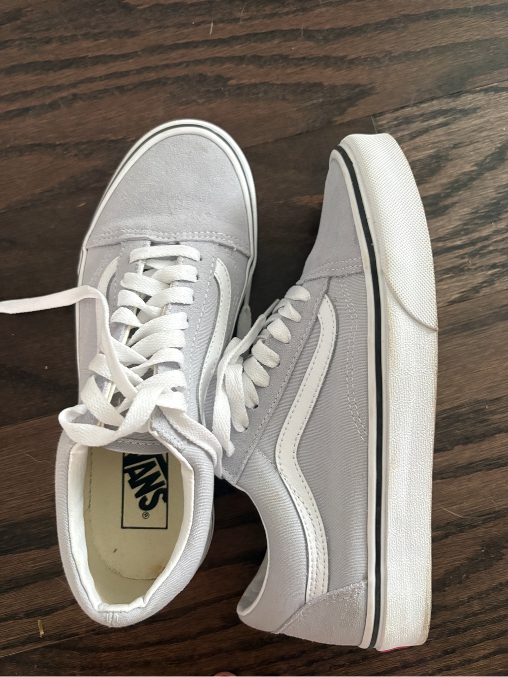 Classic Low-Top Lace-Up Vans Sneakers in Light Gray and White - Picture 2 of 3